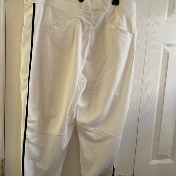Nike White Pants with Black Logo - Picture 4 of 8